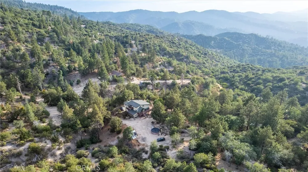 161 Trails End Green Valley Lake, CA 92314