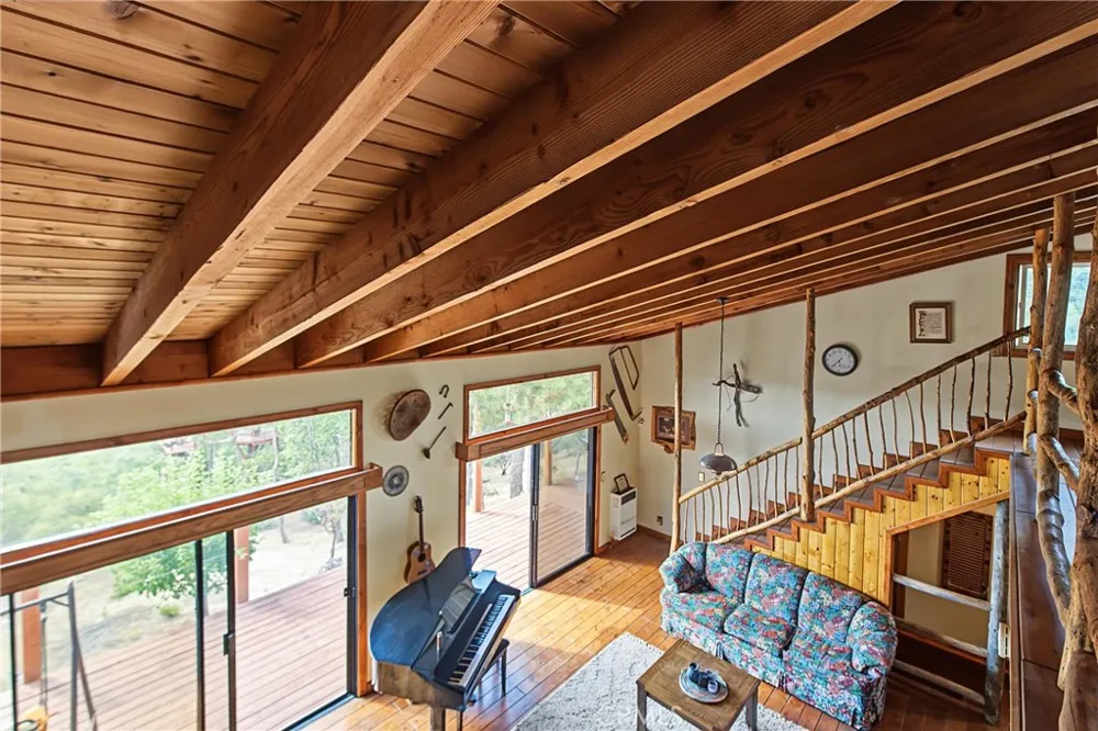 161 Trails End Green Valley Lake, CA 92314