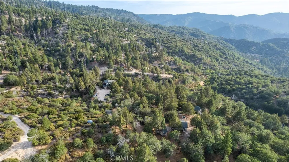 161 Trails End Green Valley Lake, CA 92314