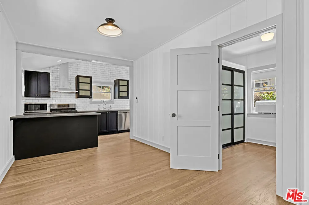 30 Fleet Street Venice, CA 90292