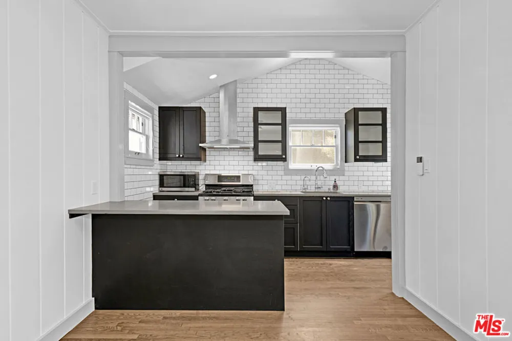 30 Fleet Street Venice, CA 90292