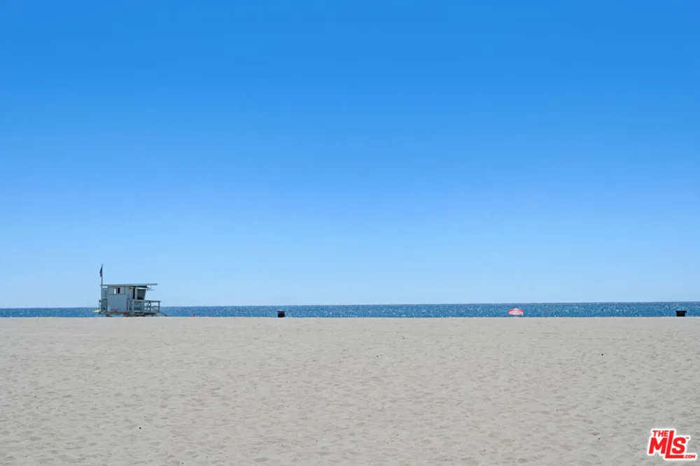 30 Fleet Street Venice, CA 90292