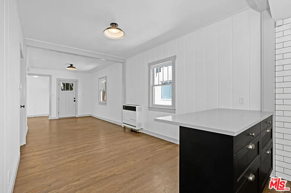 30 Fleet Street Venice, CA 90292