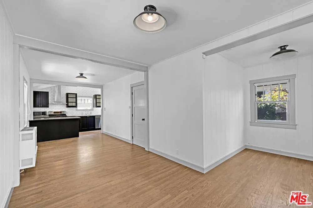 30 Fleet Street Venice, CA 90292