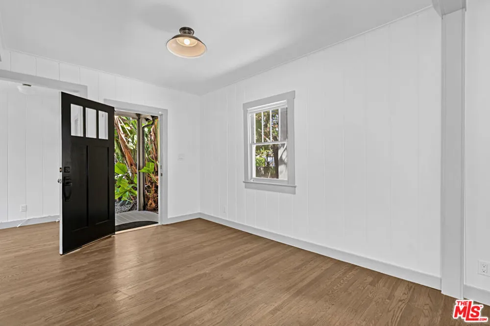 30 Fleet Street Venice, CA 90292