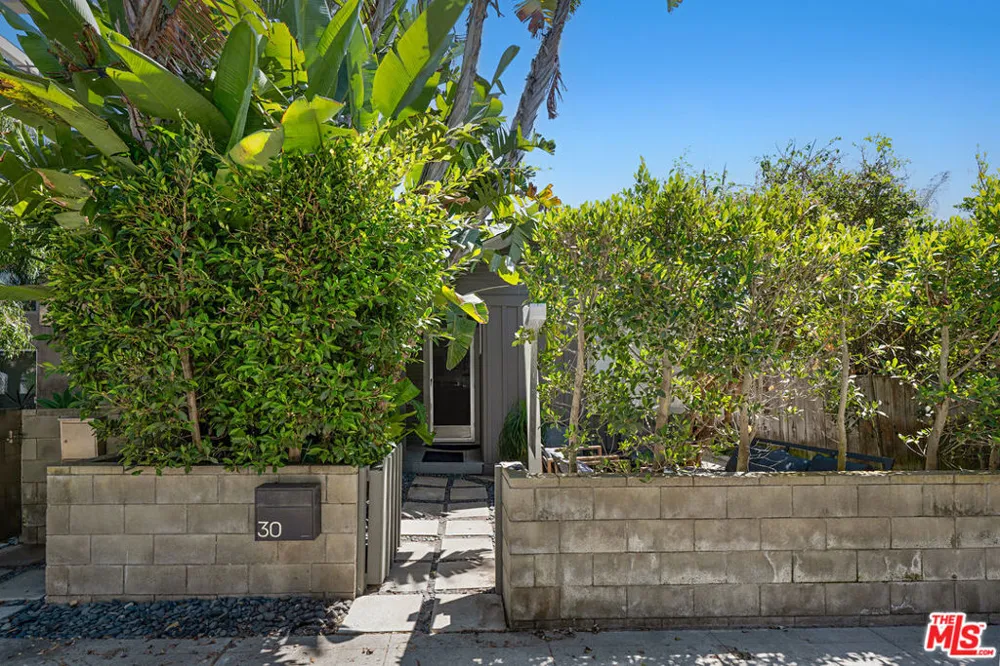 30 Fleet Street Venice, CA 90292