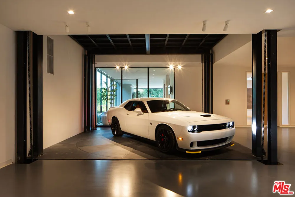 1660 Casale Road Pacific Palisades, CA 90272