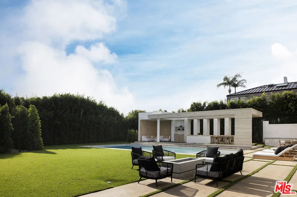 1660 Casale Road Pacific Palisades, CA 90272