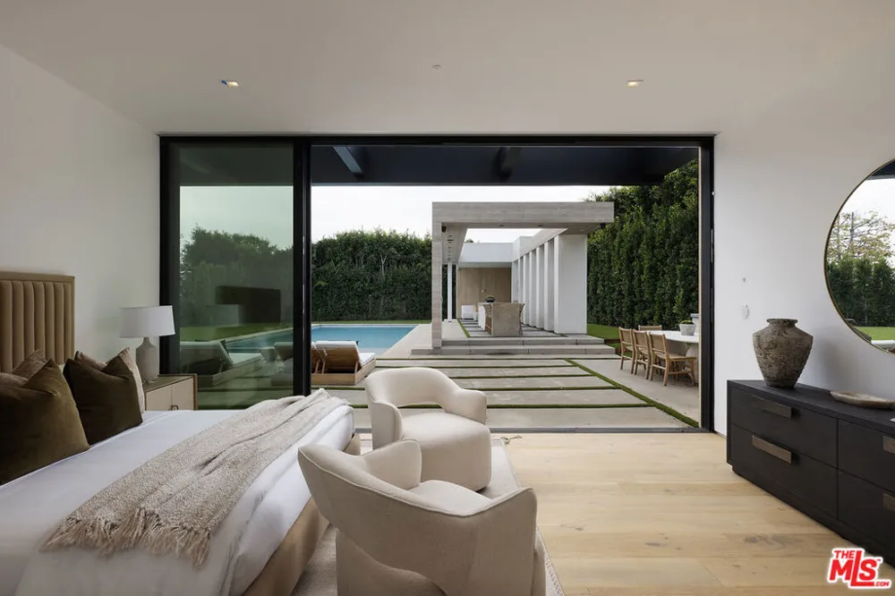 1660 Casale Road Pacific Palisades, CA 90272