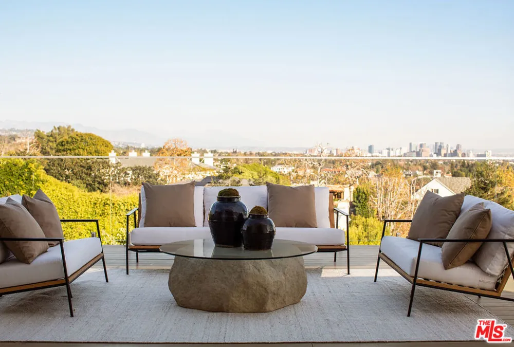 1660 Casale Road Pacific Palisades, CA 90272