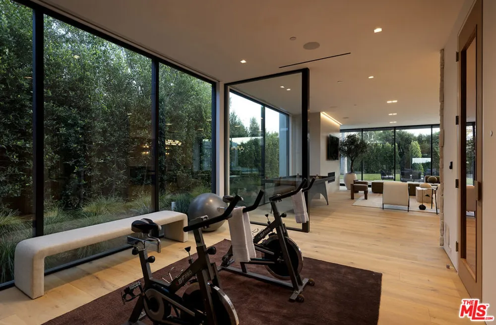 1660 Casale Road Pacific Palisades, CA 90272