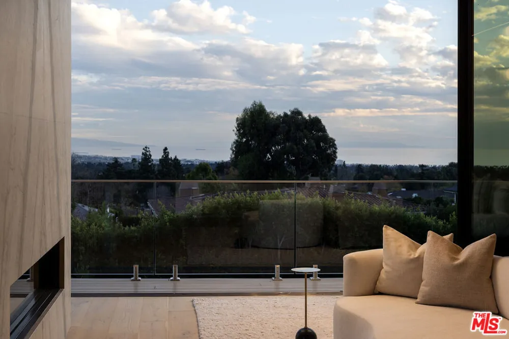 1660 Casale Road Pacific Palisades, CA 90272