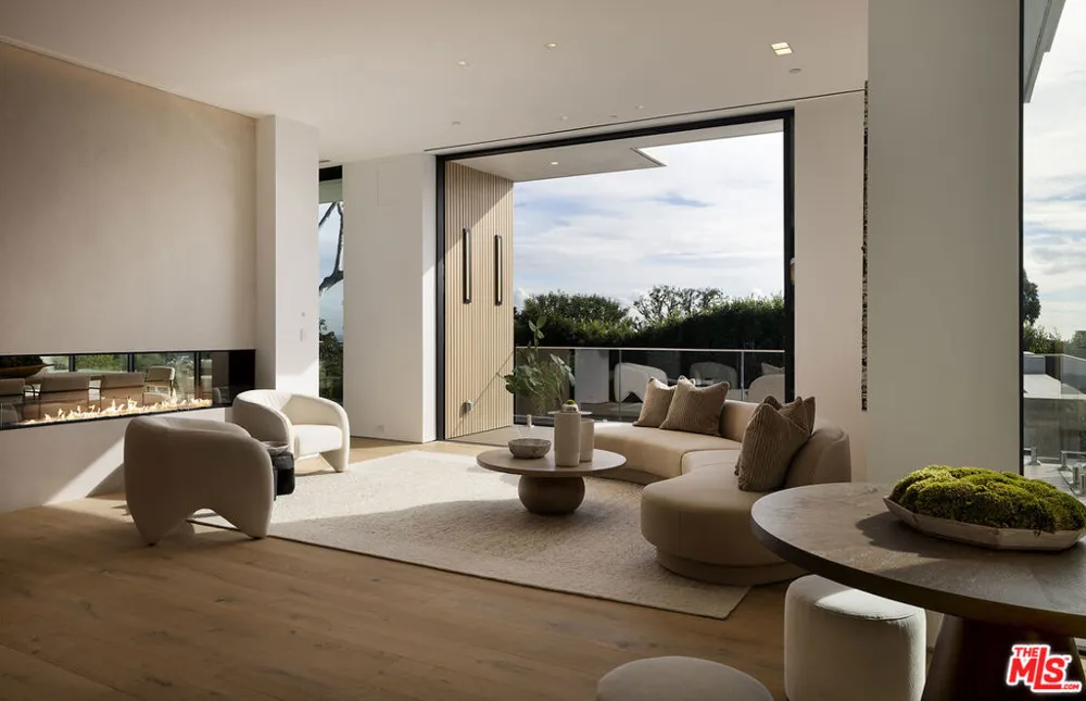 1660 Casale Road Pacific Palisades, CA 90272