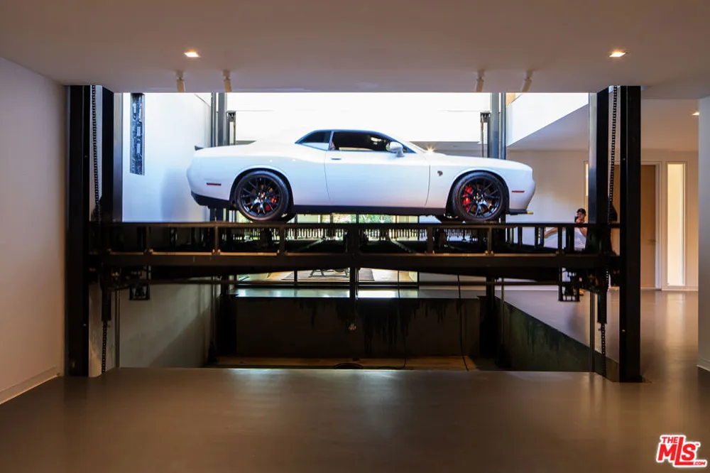 1660 Casale Road Pacific Palisades, CA 90272