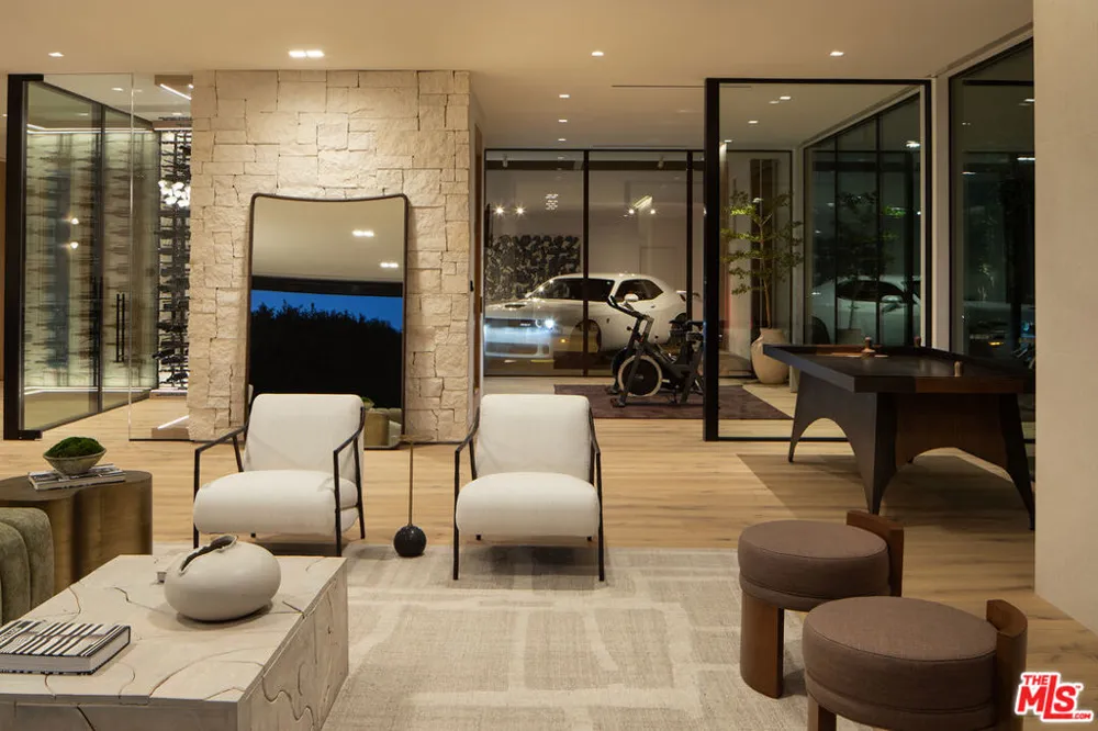 1660 Casale Road Pacific Palisades, CA 90272