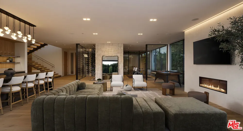 1660 Casale Road Pacific Palisades, CA 90272