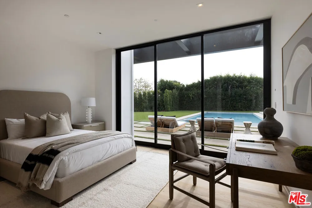 1660 Casale Road Pacific Palisades, CA 90272