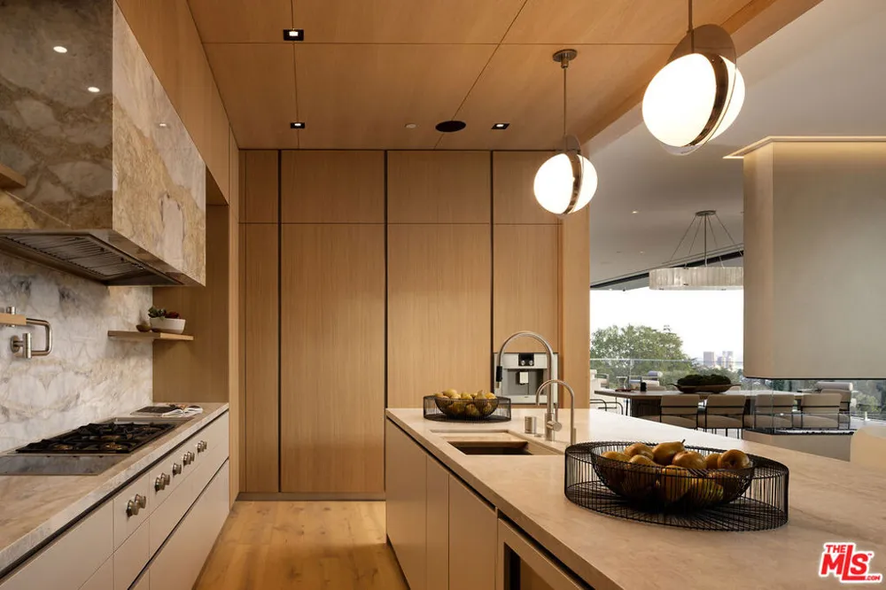 1660 Casale Road Pacific Palisades, CA 90272