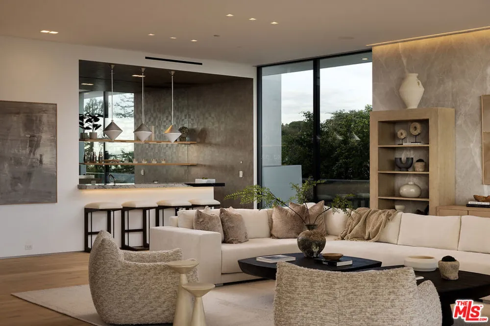 1660 Casale Road Pacific Palisades, CA 90272