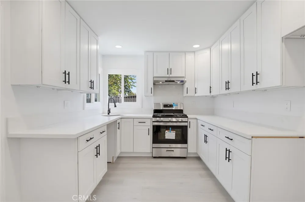 570 East End Avenue Pomona, CA 91767