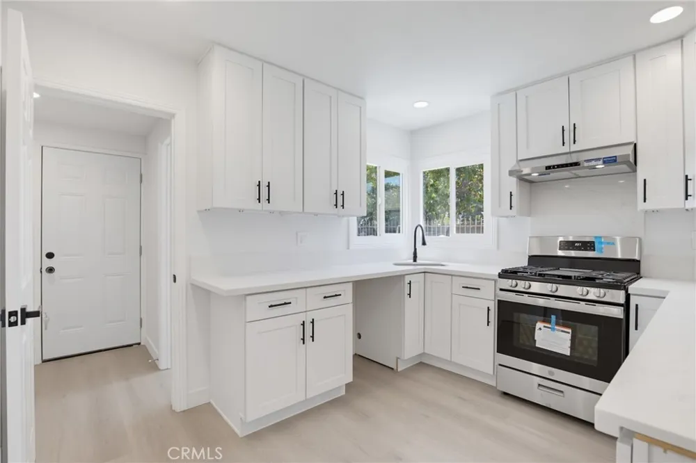 570 East End Avenue Pomona, CA 91767