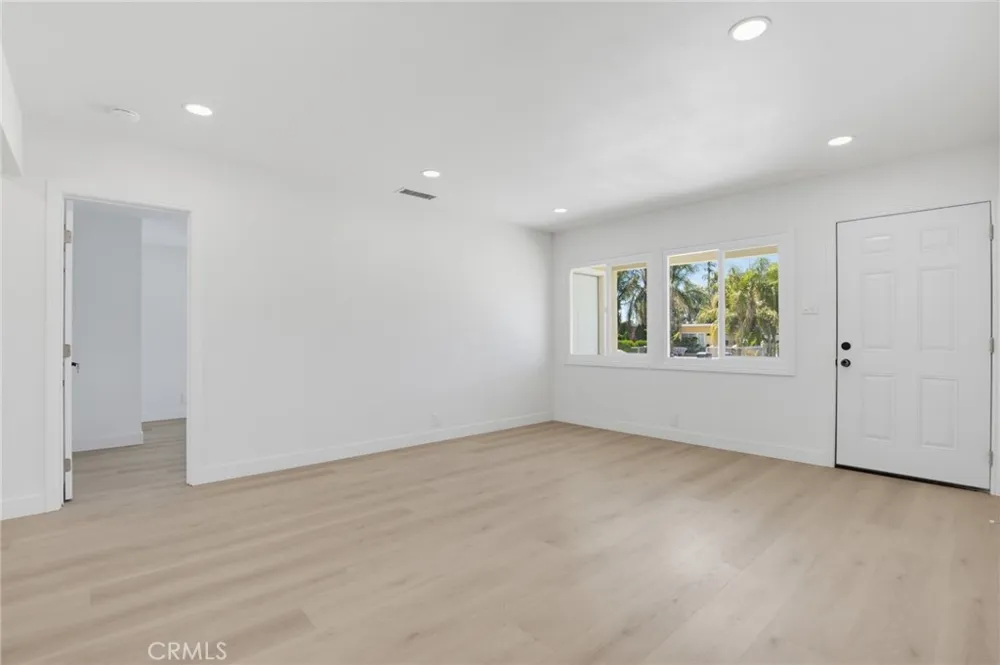 570 East End Avenue Pomona, CA 91767
