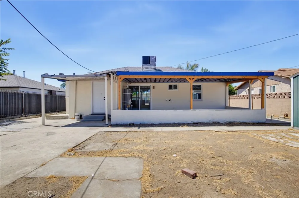 570 East End Avenue Pomona, CA 91767