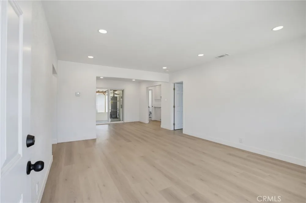570 East End Avenue Pomona, CA 91767