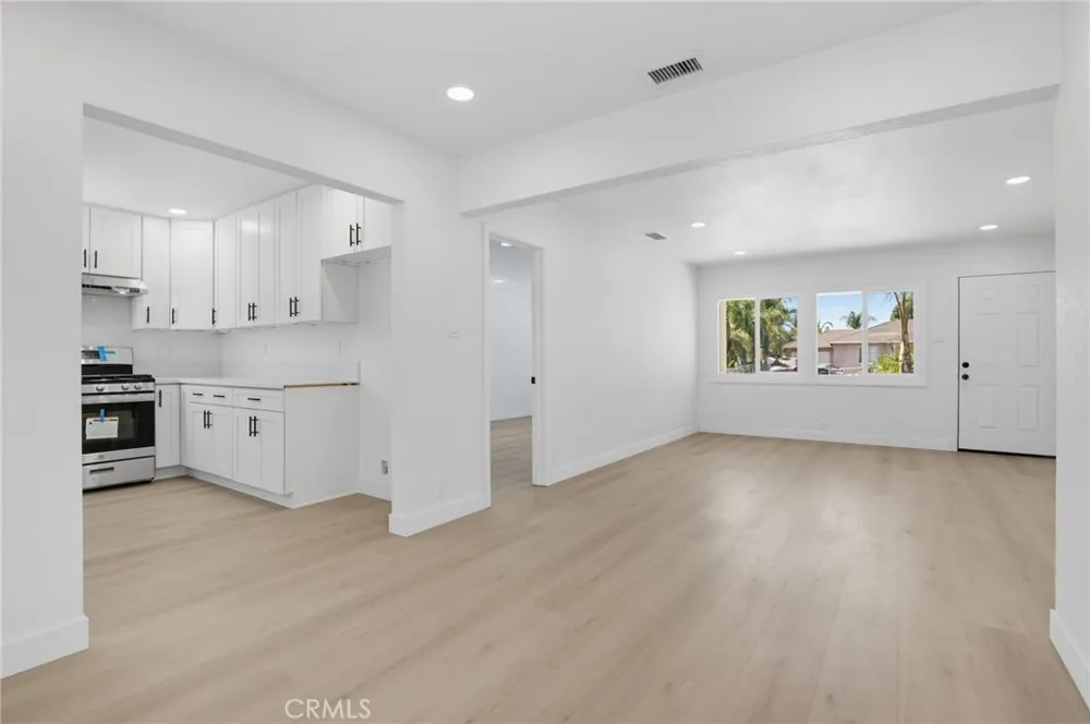570 East End Avenue Pomona, CA 91767