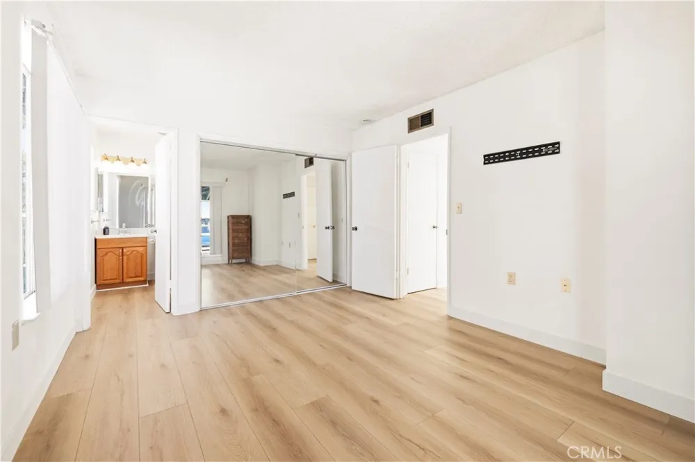 26728 Oak Garden Court Newhall, CA 91321