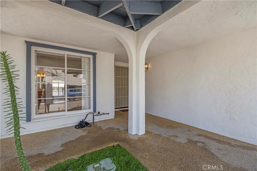 26728 Oak Garden Court Newhall, CA 91321