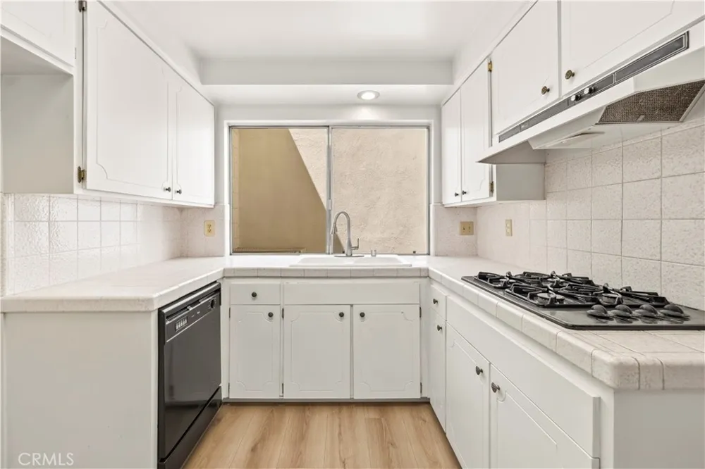26728 Oak Garden Court Newhall, CA 91321