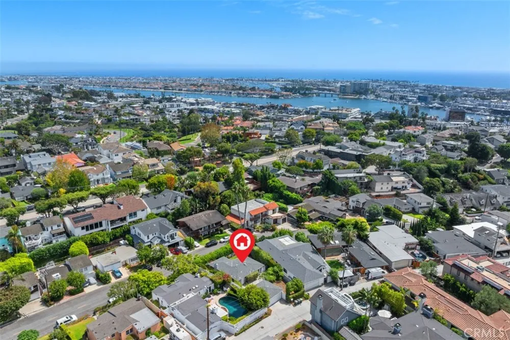 421 Catalina Newport Beach, CA 92663