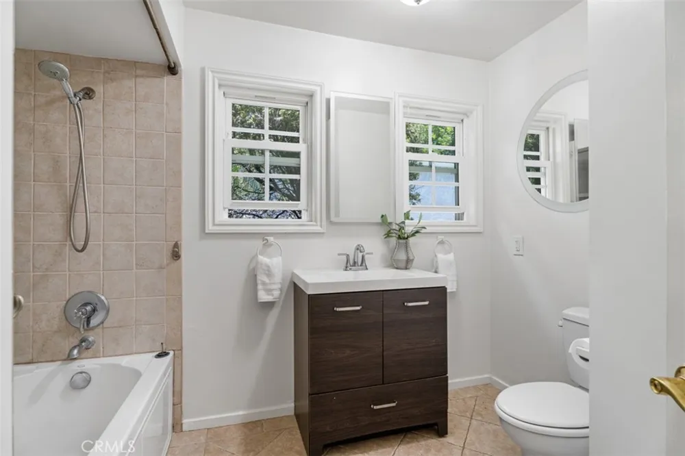 421 Catalina Newport Beach, CA 92663