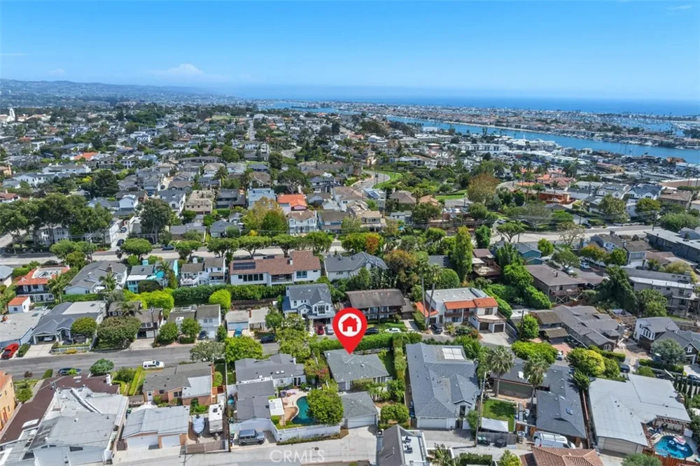 421 Catalina Newport Beach, CA 92663