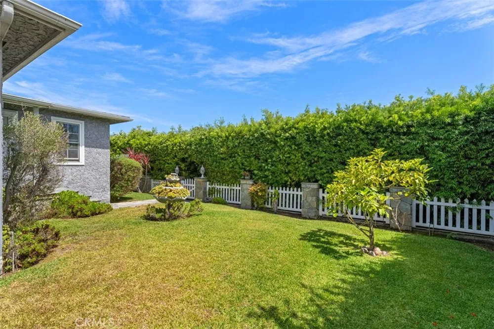 421 Catalina Newport Beach, CA 92663