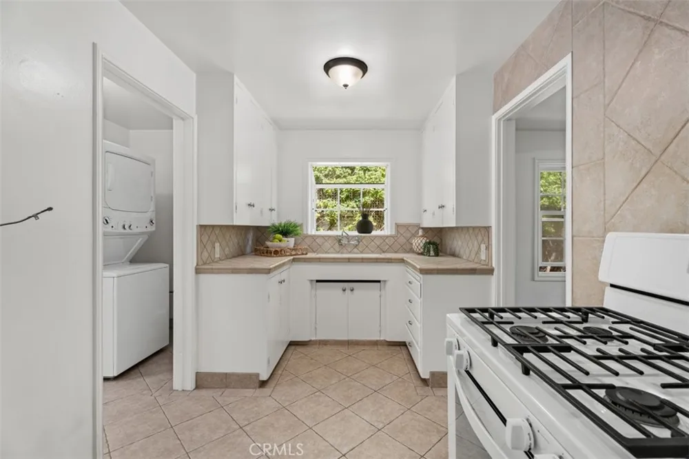 421 Catalina Newport Beach, CA 92663