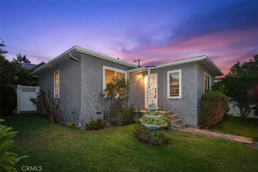 421 Catalina Newport Beach, CA 92663