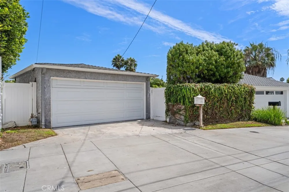 421 Catalina Newport Beach, CA 92663