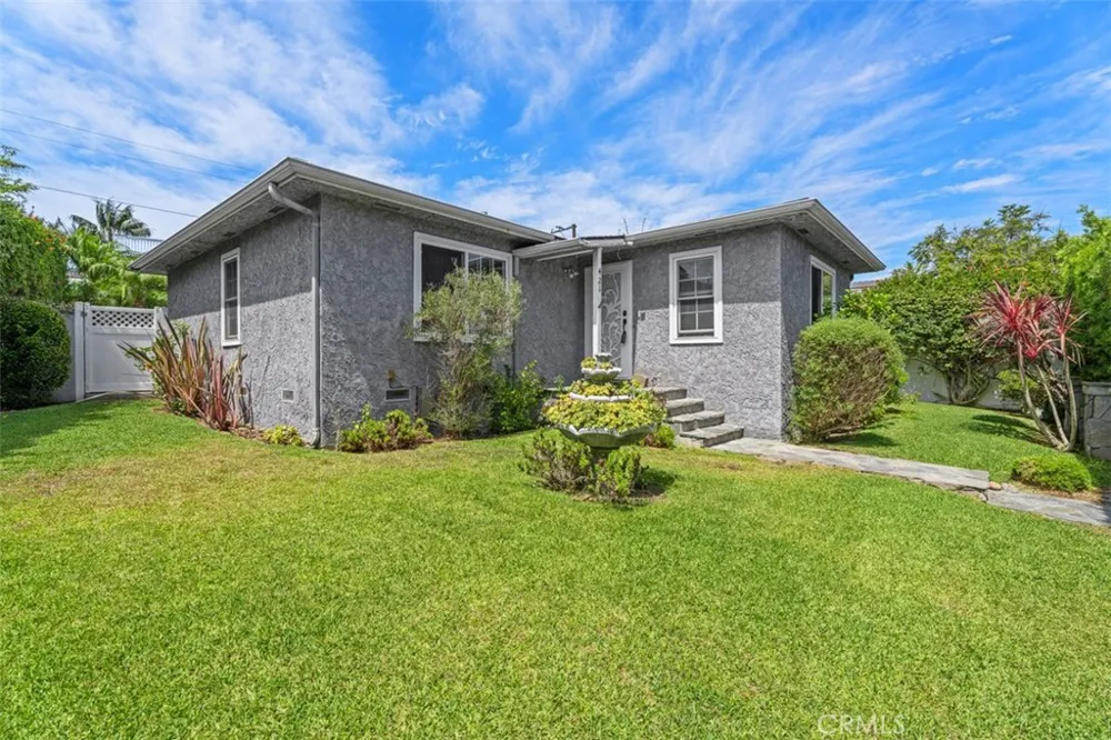 421 Catalina Newport Beach, CA 92663
