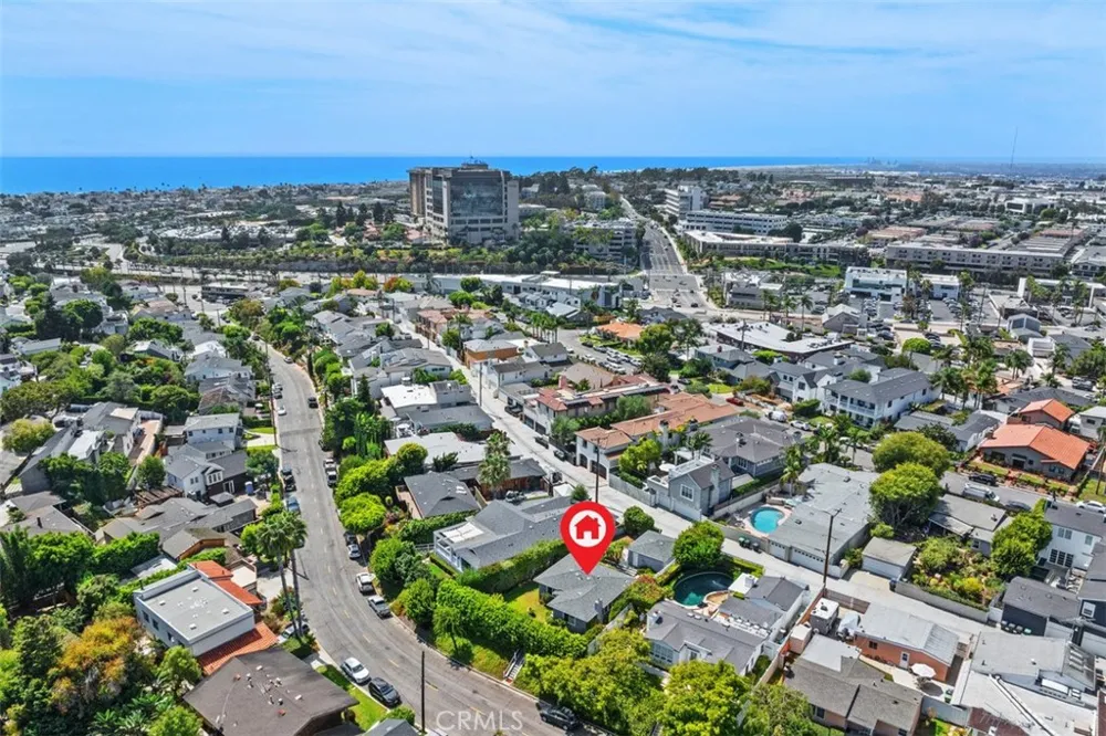 421 Catalina Newport Beach, CA 92663