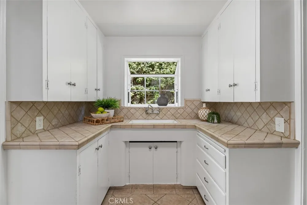 421 Catalina Newport Beach, CA 92663