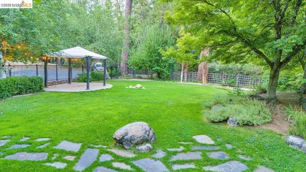 22732 Middle Camp Sonora, CA 95370