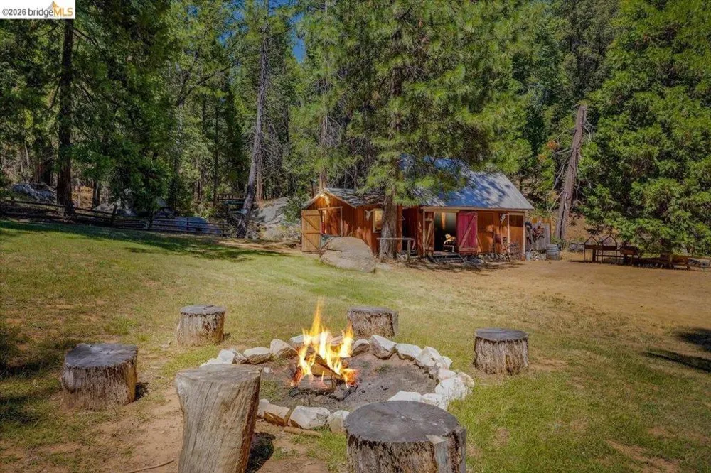 22732 Middle Camp Sonora, CA 95370