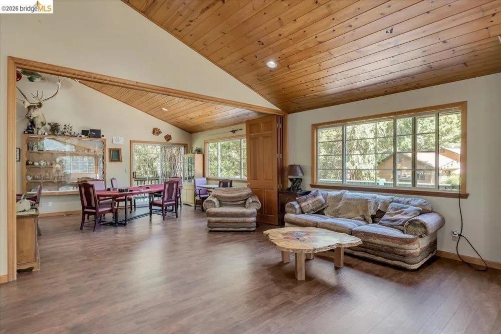 22732 Middle Camp Sonora, CA 95370