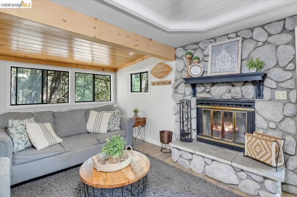 22732 Middle Camp Sonora, CA 95370