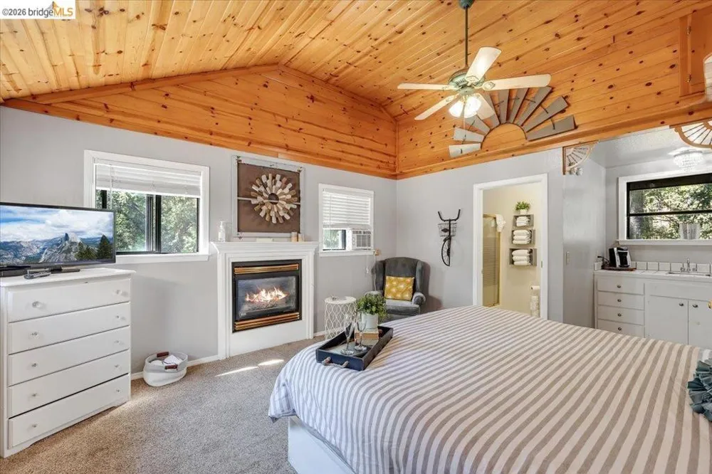 22732 Middle Camp Sonora, CA 95370