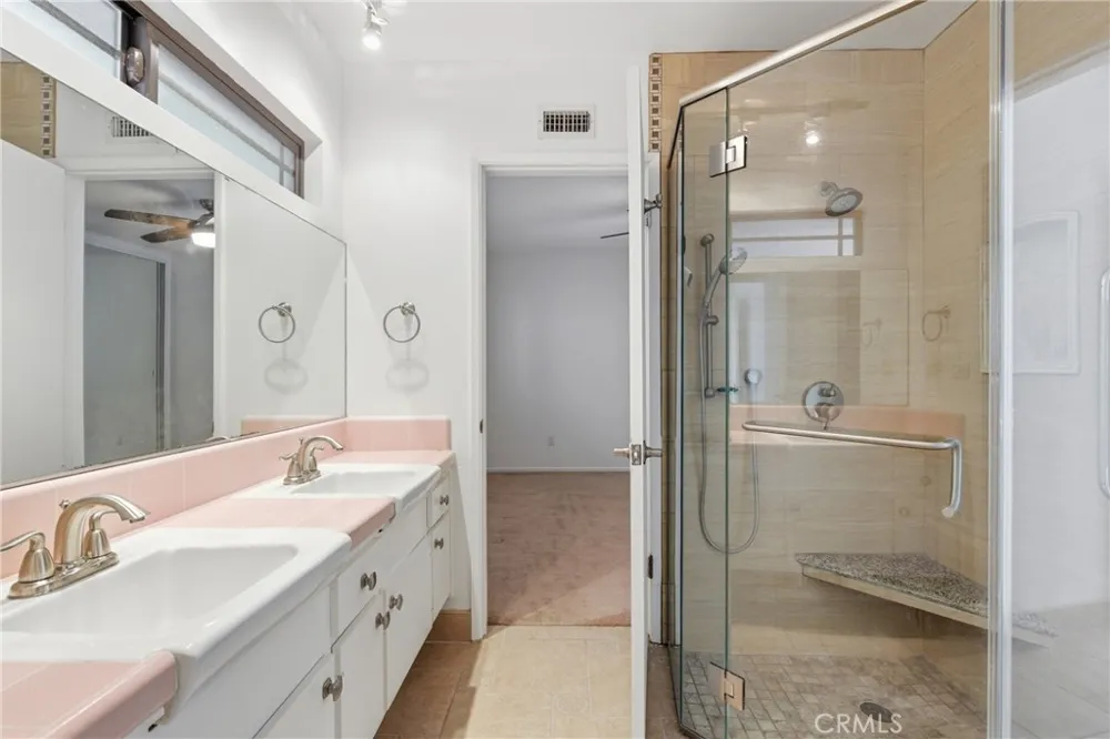 4908 Calvin Avenue Tarzana, CA 91356