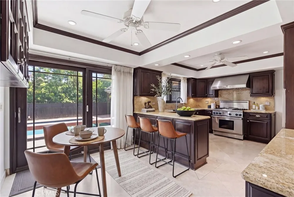 4908 Calvin Avenue Tarzana, CA 91356