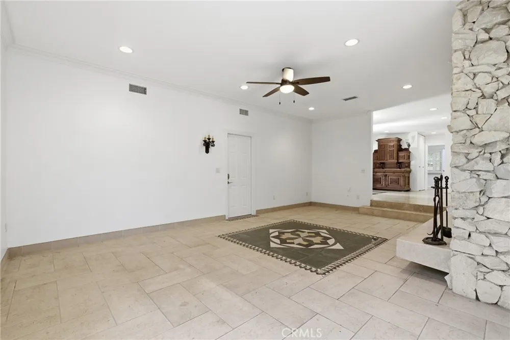4908 Calvin Avenue Tarzana, CA 91356